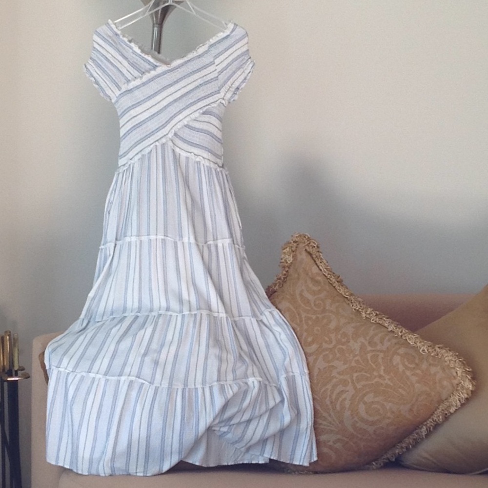 💙 Jessica Simpson - Cross Bodice Linen Maxi Dress